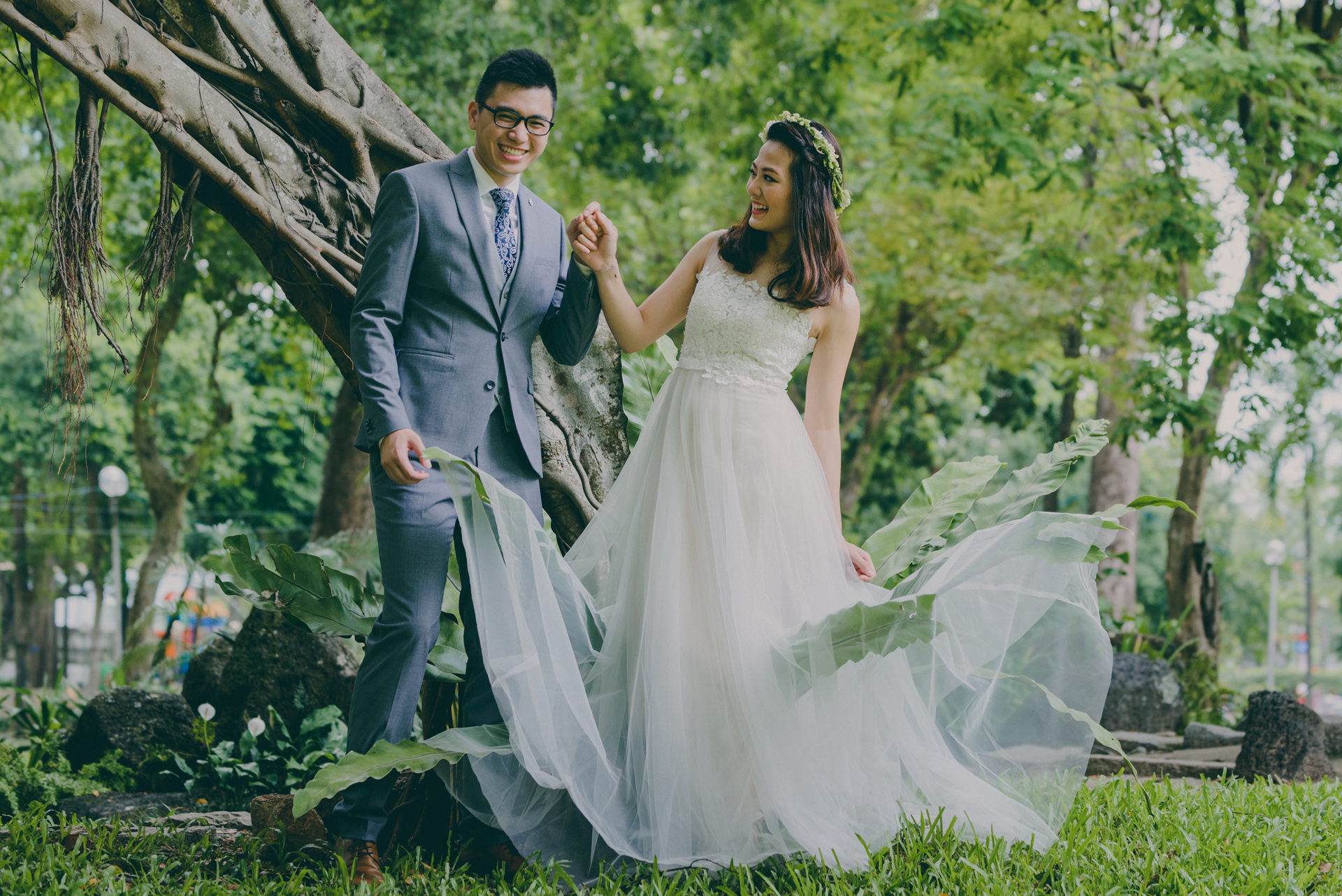 Vietnam Wedding Photographer,Vietnam Wedding Film,Chụp Hình Cưới,Quay Phim Cưới,Universal Colors,Sắc Màu Vũ Trụ,Family Photos,Fine Art, Beauty of Truth,Duc Linh wedding photographer,HDR Crystal Galaxy,Luxury Fairy Films & Photos,Elegant Posing